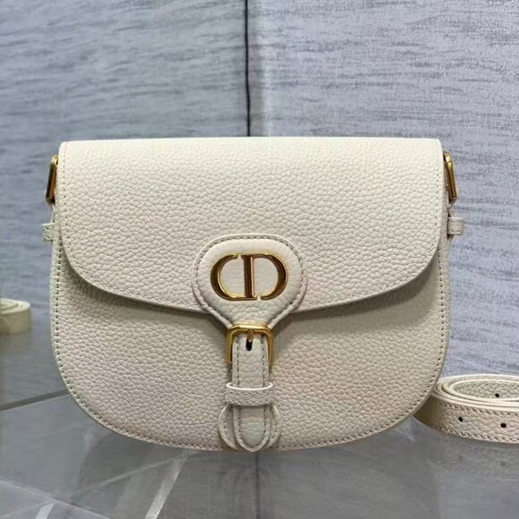 Classic DIOR Bag: A Stylish and Versatile Choice for Elegance - Picture 1 of 11